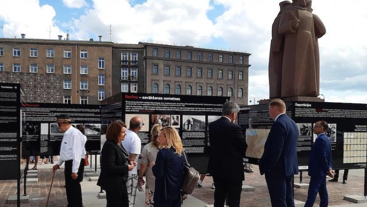 В столице Латвии открылась выставка о Холокосте «Конечная станция – Рига»