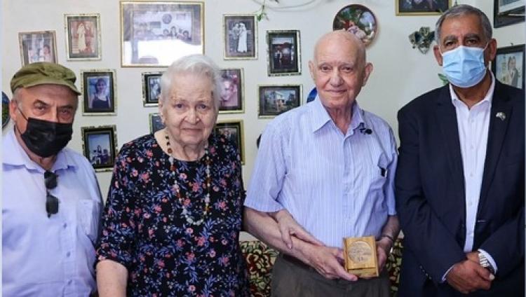 В Кнессете вручили памятную медаль последнему выжившему в Бабьем Яру