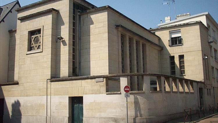Пытавшийся поджечь синагогу злоумышленник застрелен во Франции