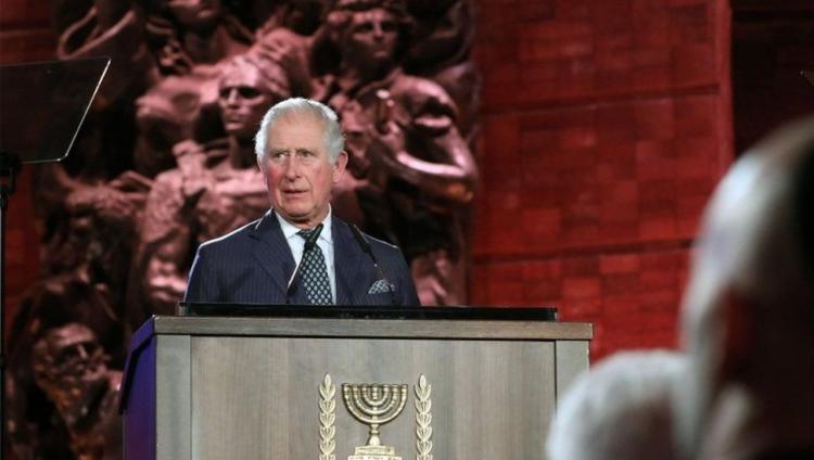 Принц Чарльз откроет в Букингемском дворце выставку о переживших Холокост