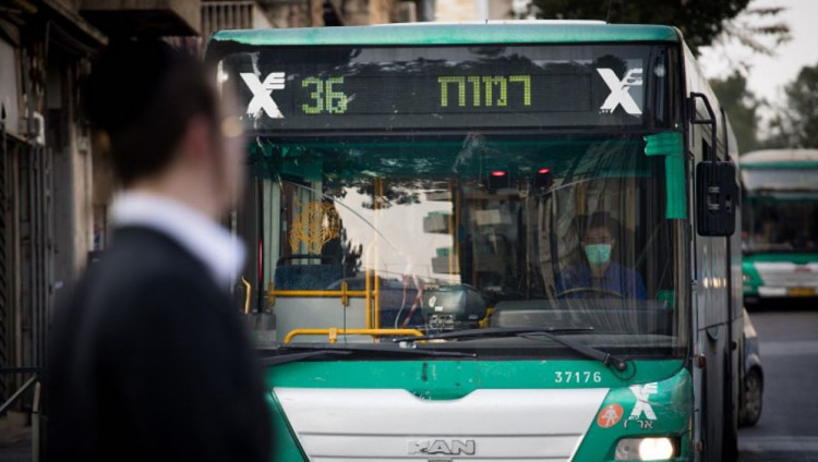 Опрос: израильтяне из городов со светским большинством - за работу общественного транспорта по субботам