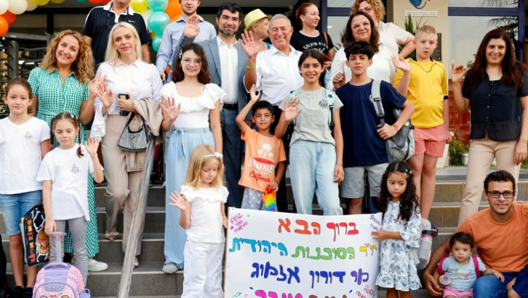 Еврейское население мира приблизилось к 16 млн