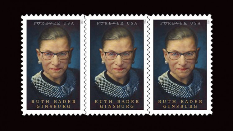 В США выпустили почтовую марку в честь судьи Рут Бейдер Гинзбург