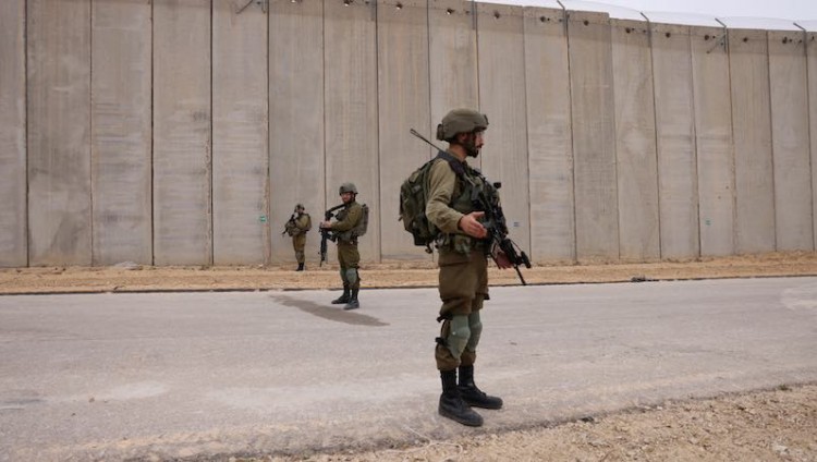 Израиль начал строительство пятикилометровой стены вдоль шоссе на границе с Газой