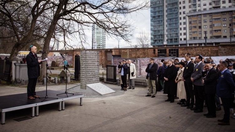 В Польше установили памятник еврейским подпольщикам из «Онег Шабат»