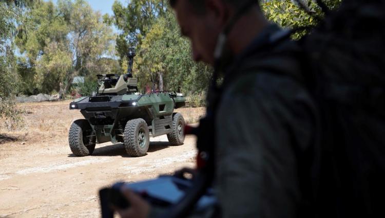 В Израиле представили вооруженного пулеметами робота для патрулирования границ