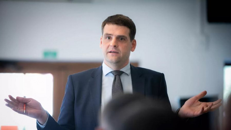 Обвиняемый в антисемитизме кандидат в президенты Литвы подал в отставку с поста члена Сейма