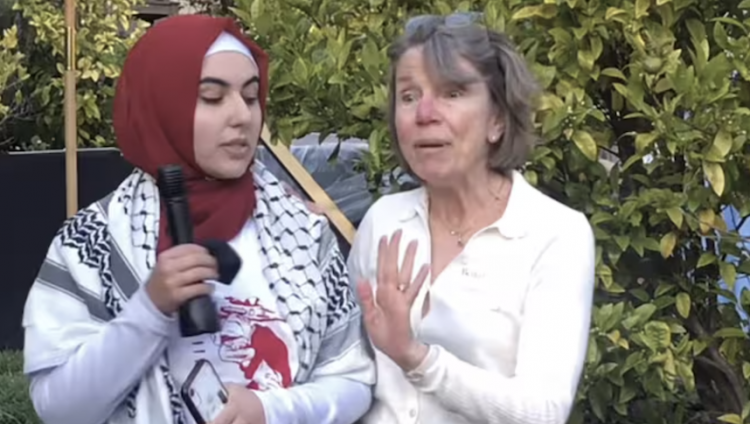 Палестинская студентка устроила акцию протеста на ужине у декана-еврея университета в Беркли