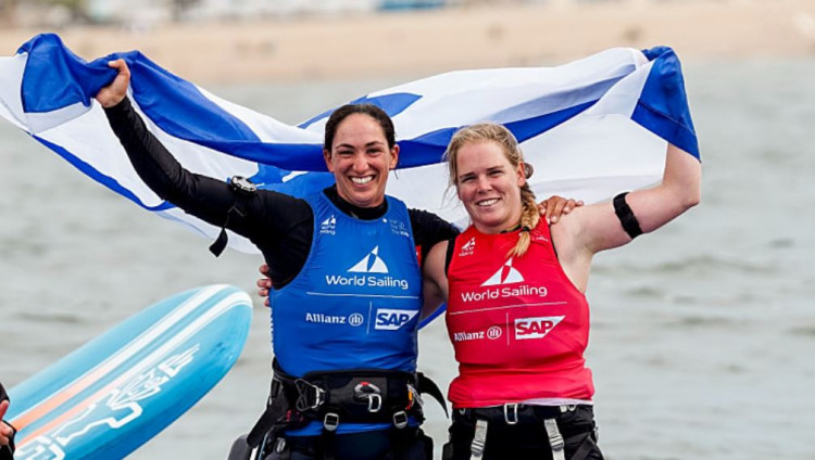 Израильтянки взяли золото и серебро чемпионата мира по виндсерфингу