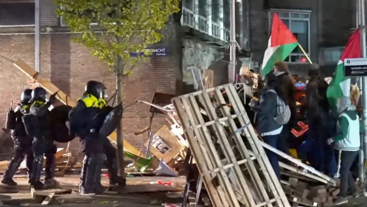 В Амстердаме после столкновений с полицией арестовано 125 участников антиизраильской демонстрации