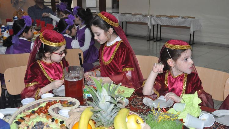 В бакинской еврейской школе отметили приход весны