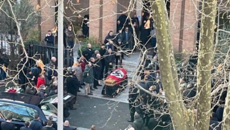 Католические и еврейские лидеры осудили фашистский митинг на похоронах неонациста в Риме