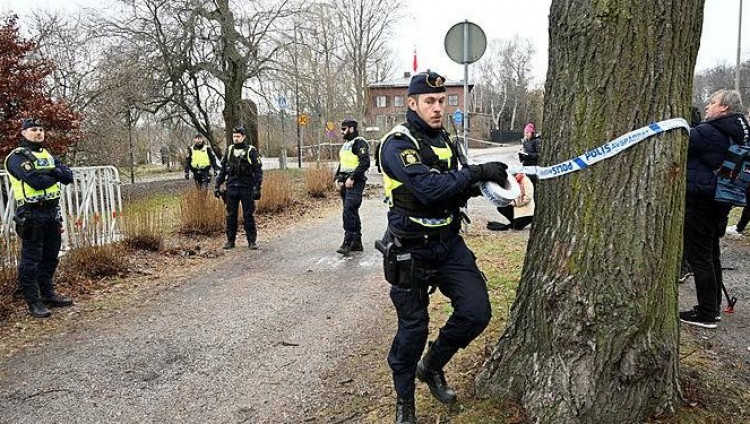 Полиция Швеции разрешила сжечь Тору у посольства Израиля в Стокгольме