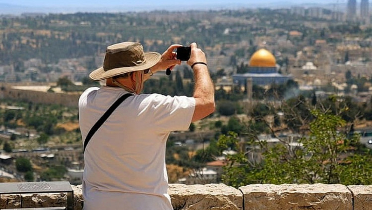 Отчет Mastercard: стало известно, сколько тратят туристы при посещении Израиля