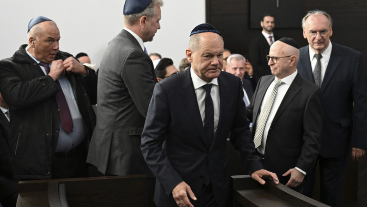 Канцлер Олаф Шольц открыл новую синагогу в Германии