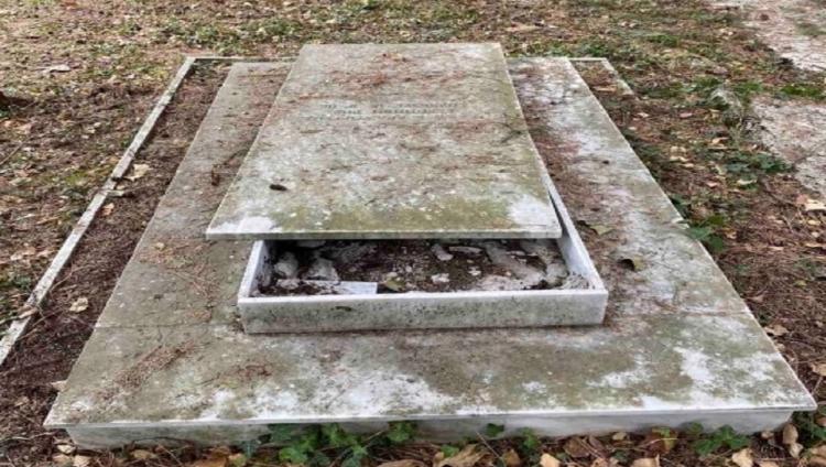 В греческом городе Янина второй раз за месяц осквернили еврейское кладбище