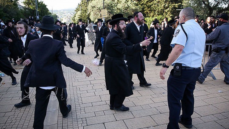 Около 500 гурских хасидов устроили массовую драку в синагоге Ашдода