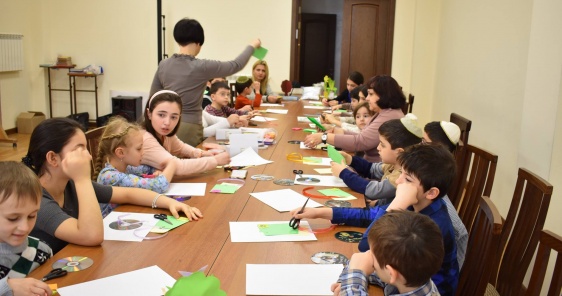 Детский клуб общины «Геула» отметил праздник Ту би-Шват