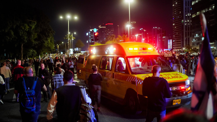 Автомобиль врезался в толпу протестующих на митинге в Тель-Авиве, пятеро пострадавших