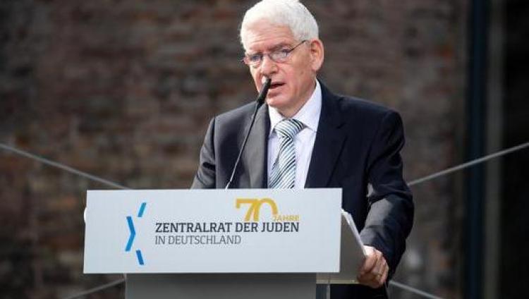 Лидер евреев Германии предостерег от сотрудничества с праворадикальной партией