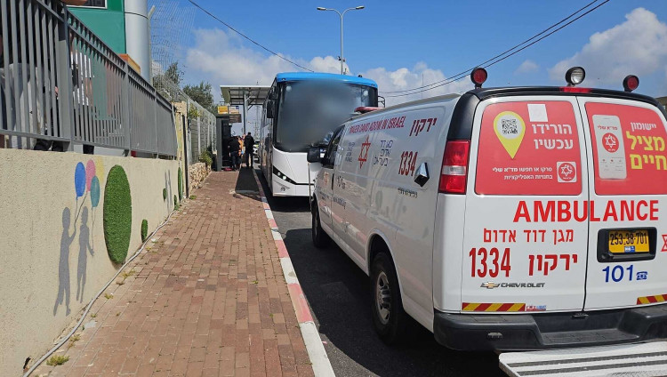 Террорист обстрелял автобус в Самарии, два человека ранены