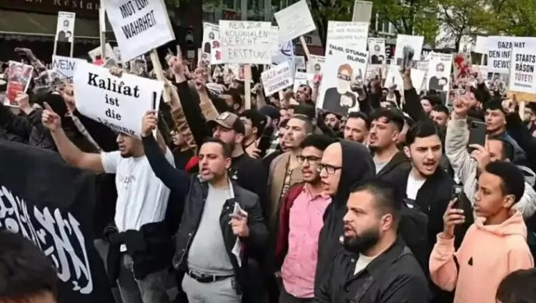 На массовой акции в Гамбурге исламисты потребовали «превратить Германию в халифат без евреев»