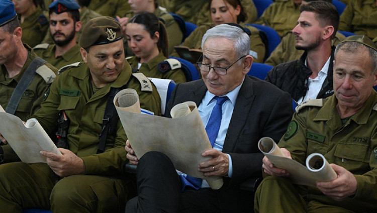 Нетаньяху принял участие в чтении Свитка Эстер с бойцами батальона «Эрез»