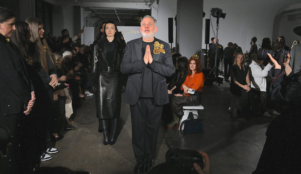 Дизайнер Коби Альперин завершил показ на Неделе моды в Нью-Йорке под «Атикву»