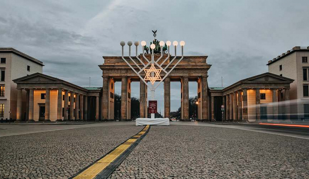 Германия включает в тест на получение гражданства вопросы о евреях и Израиле