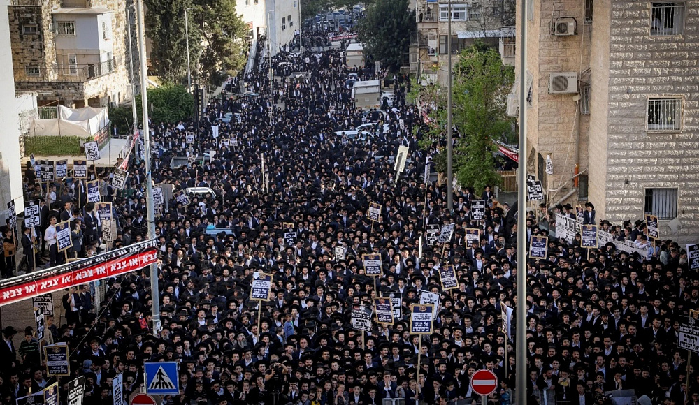 Тысячи ультраортодоксов в Иерусалиме приняли участие в митинге против призыва в армию