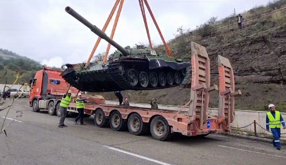 Танк ВС Армении, подбитый Альбертом Агаруновым, демонтирован и будет доставлен в Баку