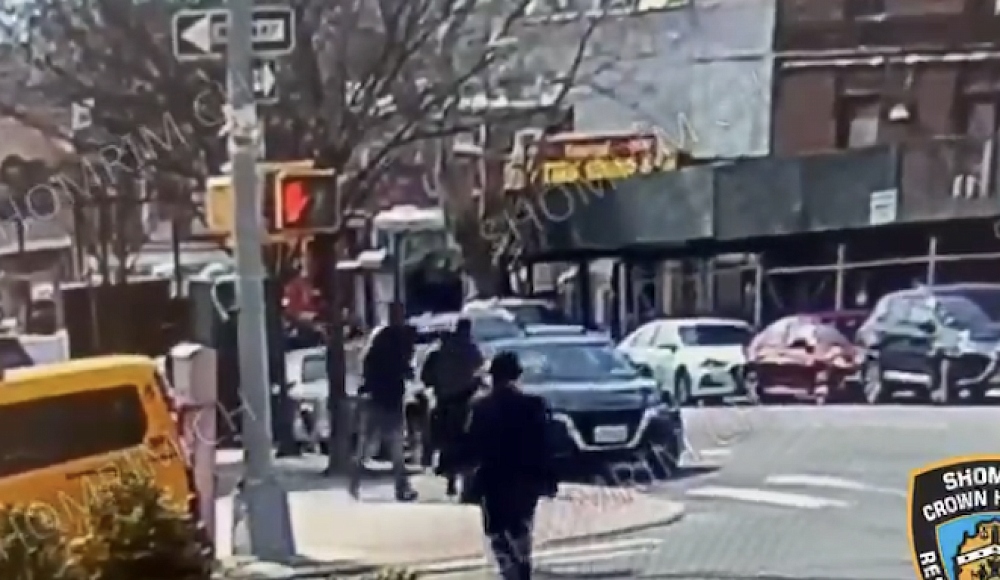 В Бруклине 15-летнюю еврейку избили на автобусной остановке