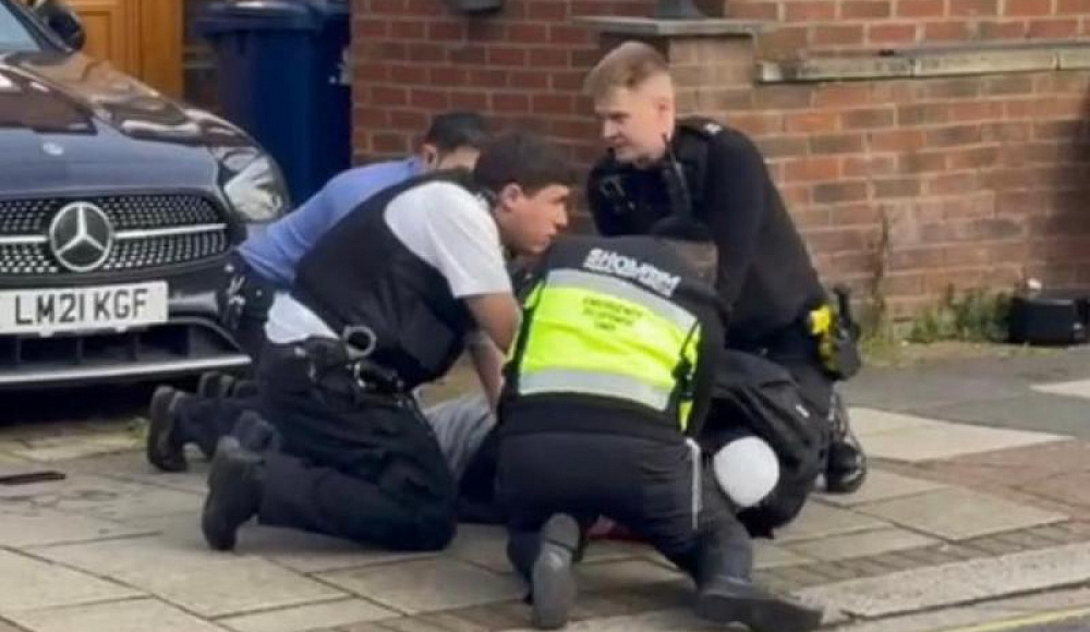 В Лондоне исламист напал с ножом на посетителей кошерного магазина