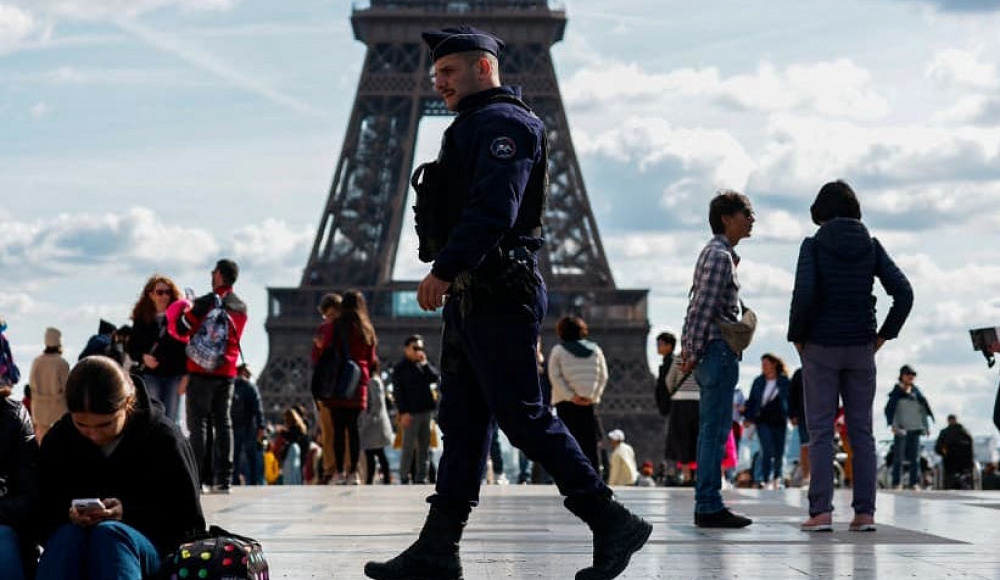 В Париже антисемит шесть раз ударил знакомого еврея ножом в спину