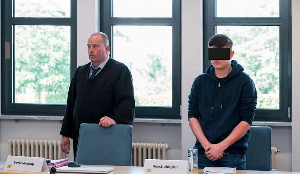 В Баварии 22-летний неонацист отправлен судом в тюрьму за попытку поджога синагоги