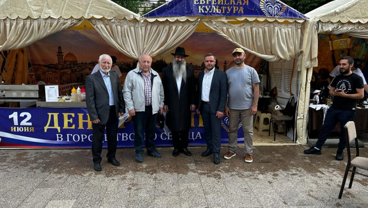 Еврейская община Кисловодска приняла участие в Параде национальностей в честь Дня России