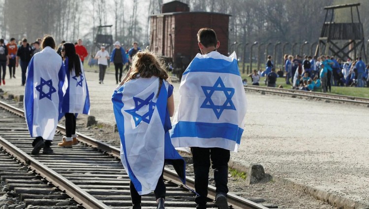 Исследователи Холокоста критикуют соглашение Израиля с Польшей