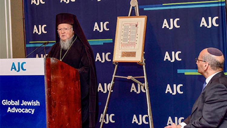 Американский еврейский комитет наградил патриарха Варфоломея премией «За человеческое достоинство»