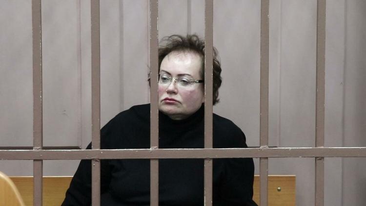Экс-сенатора Бориса Шпигеля госпитализировали из здания суда, его жена арестована