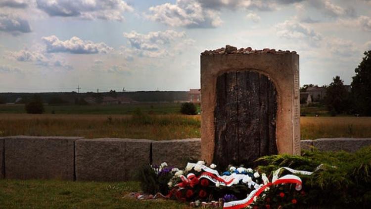 В Польше почтили память жертв массового убийства евреев в Едвабне