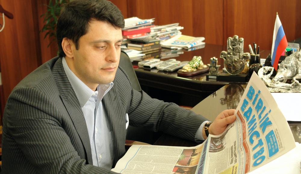 Глава фонда СТМЭГИ поздравил газету «Birlik–Единство» с 145-й годовщиной Азербайджанской национальной печати