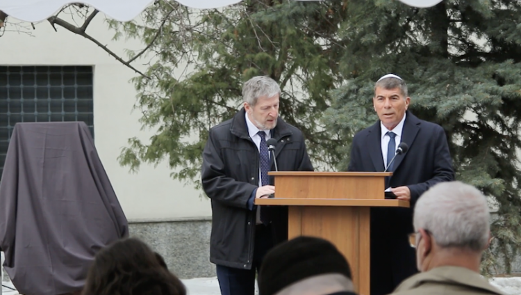 Глава МИД Израиля открыл в Москве памятник жертвам Холокоста и погибшим евреям-красноармейцам
