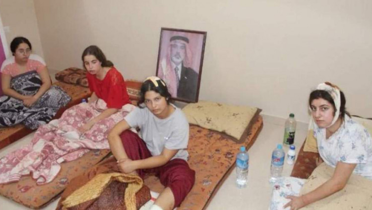 Семьи наблюдательниц ЦАХАЛа опубликовали фото их первых дней в плену у ХАМАС