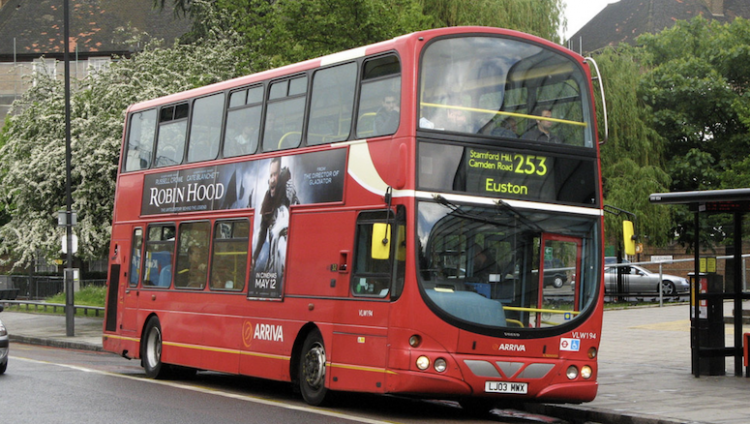В Лондоне антисемит запугал беременную еврейку в автобусе