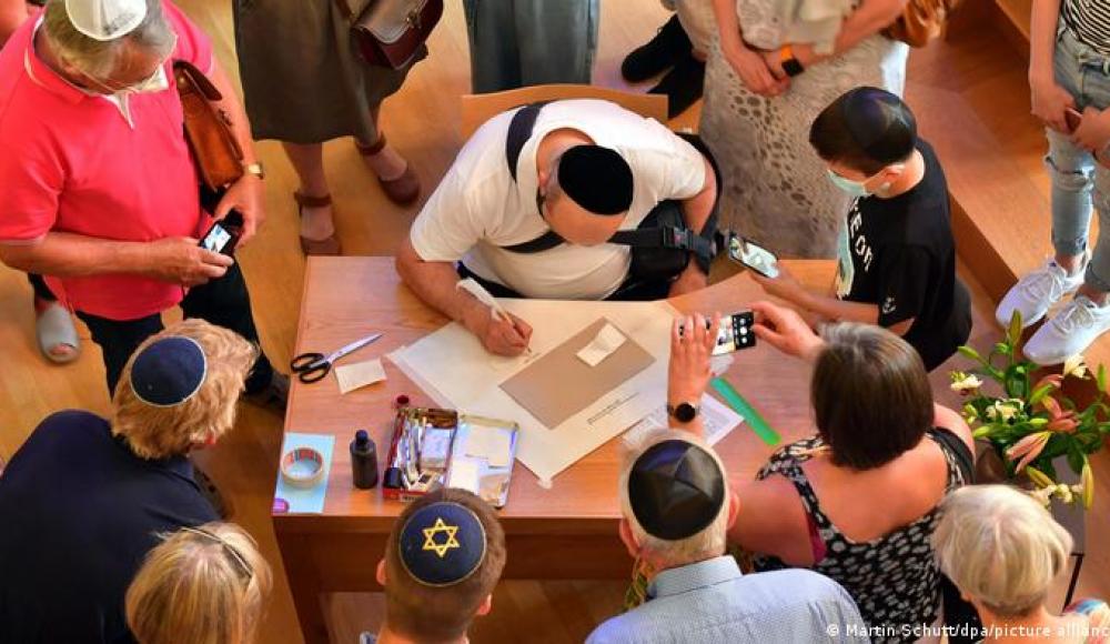 Еврейская община Тюрингии получит новый свиток Торы