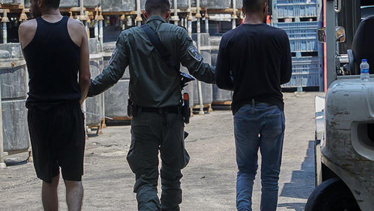 Кнессет радикально ужесточил наказания за помощь палестинским нелегалам на территории Израиля