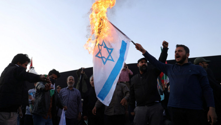 На могиле Эстер и Мордехая в Иране сожгли израильский флаг