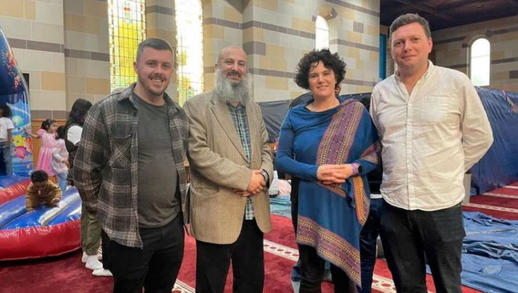 Имам мечети в Белфасте поддержал еврейскую кампанию по запрету продажи товаров с нацистской символикой