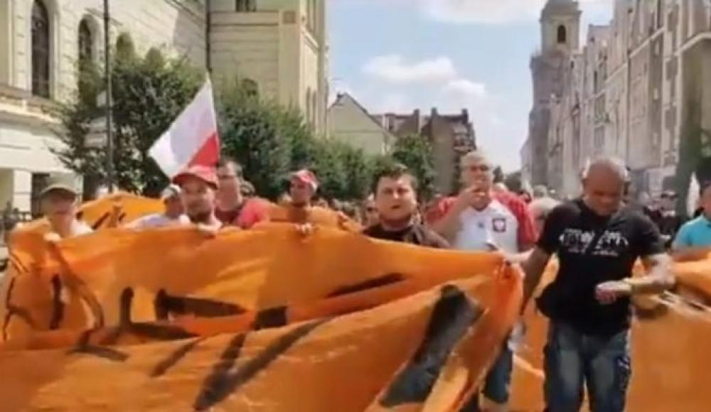 В Польше демонстрация против вакцинации превратилась в антисемитскую