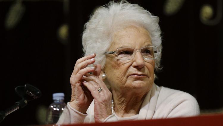 В Италии ультраправый депутат назвал пережившую Холокост сенатора ее номером в Освенциме